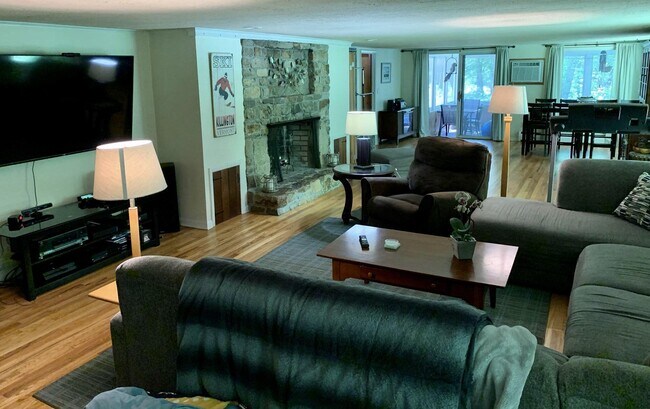 Foto del edificio - 79 Sherwood Dr