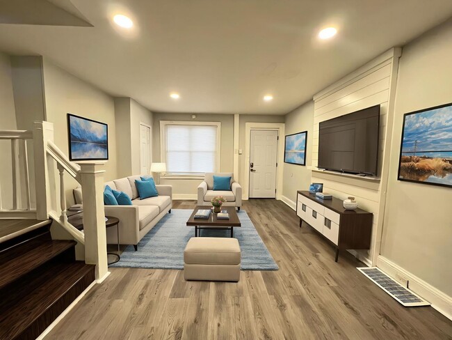 Refreshed 3BR/1BA Cozy Home with Porch & Fenced Yard! - Refreshed 3BR/1BA Cozy Home with Porch & Fenced Yard!