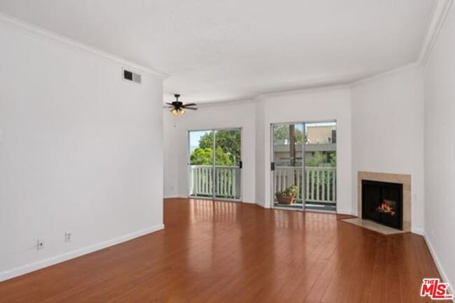 Building Photo - 5135 Zelzah Ave