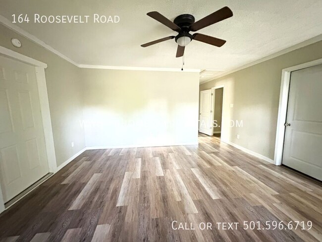 Foto del edificio - 164 Roosevelt Rd