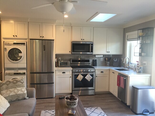 Pots/pans/glassware/utensils all included - 540 S 14th St