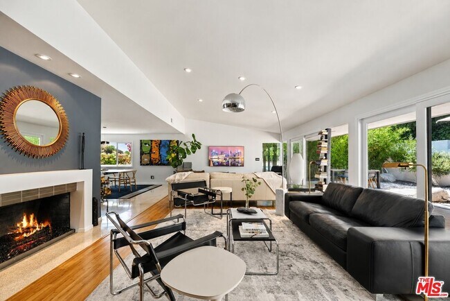 Foto del edificio - 8670 Allenwood Rd