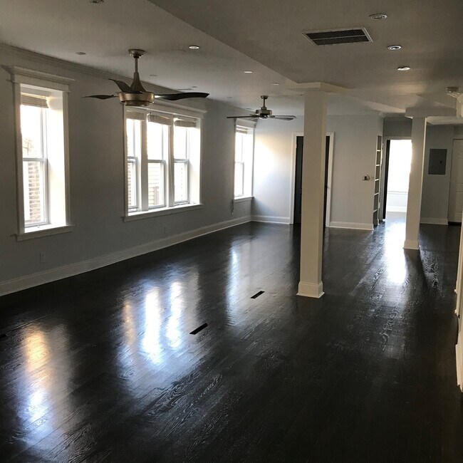 Foto del edificio - 6519 N Ashland Ave