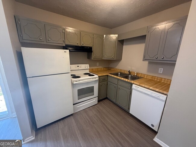 Building Photo - 255 Rustwood Dr