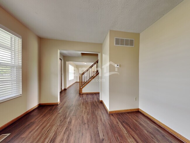 Foto del edificio - 6585 Taylor Trace Ln