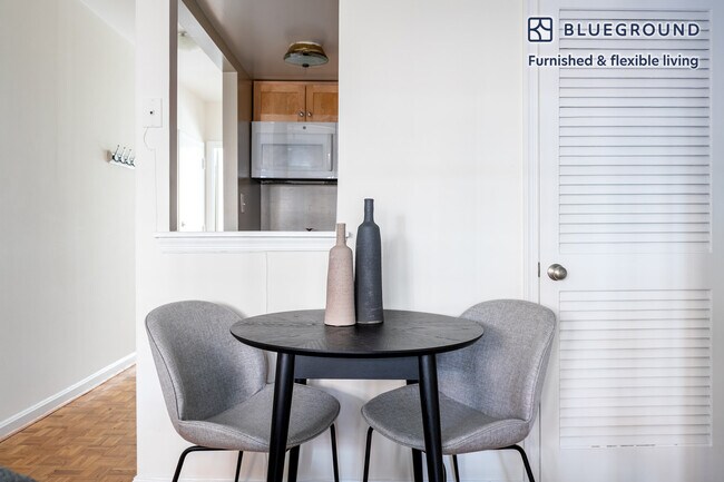 Foto del edificio - 1737 Corcoran St NW