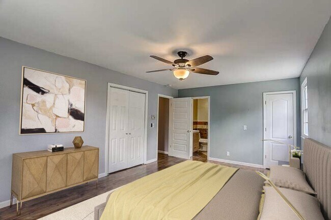 Foto del edificio - 200 Retreat Ct W