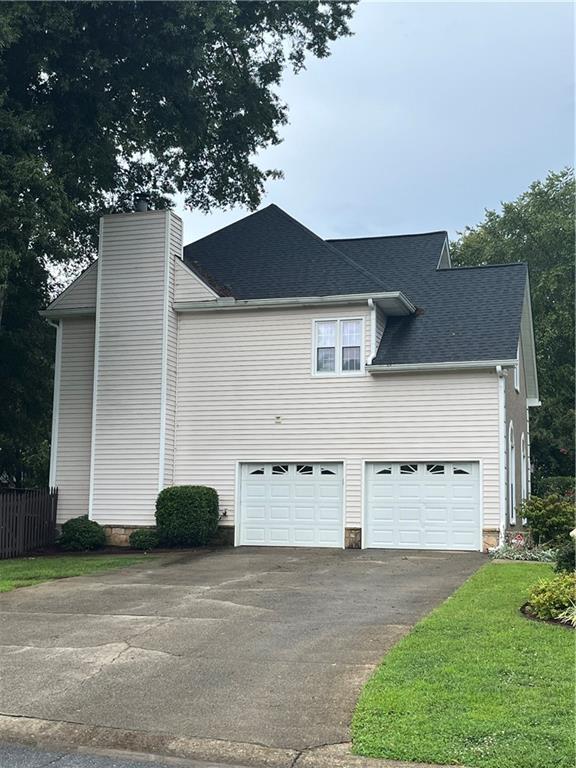 Building Photo - 1601 Willow Way