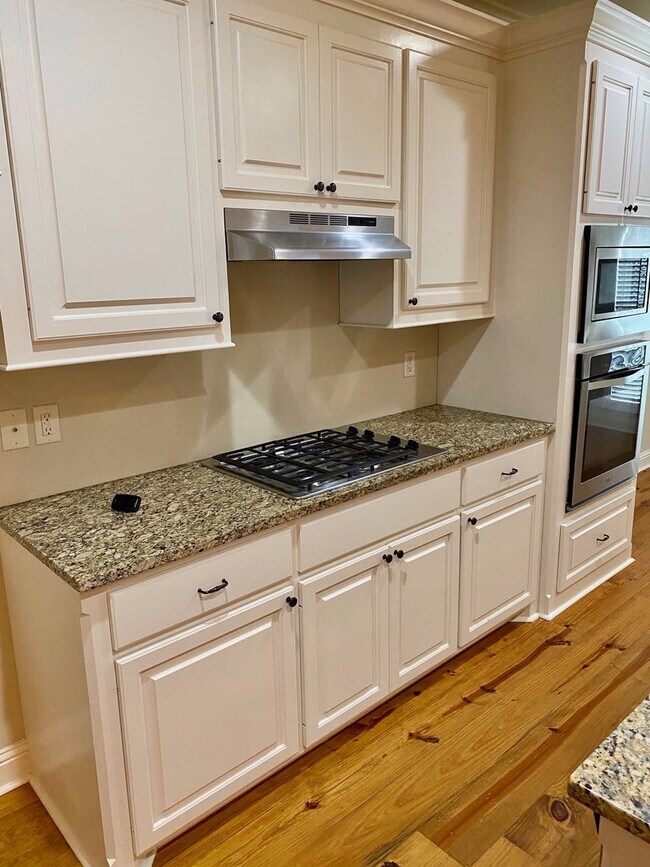 Building Photo - 3 bed, 2 bath for rent in Germantown Schoo...