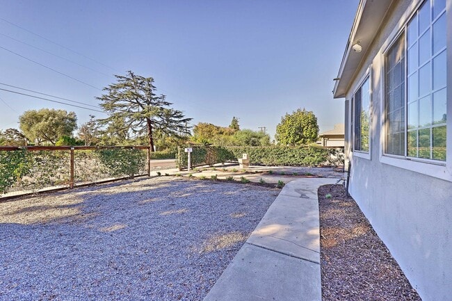 Building Photo - Looking for a great short term rental!!!!!