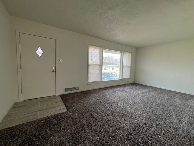 Foto del edificio - 1120 NW Carroll Dr