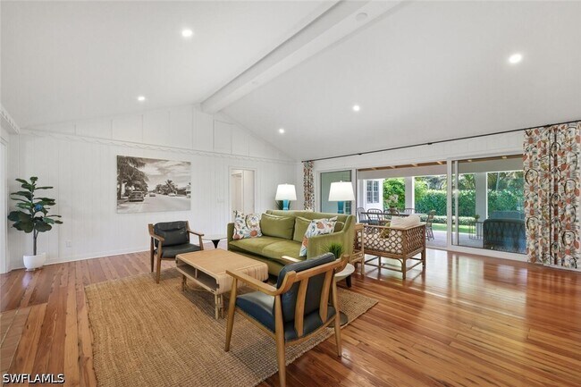 Foto del edificio - 92 10th Ave S