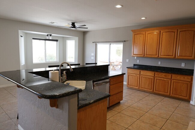 Foto del edificio - ?Unfurnished  dream home in the magical bo...