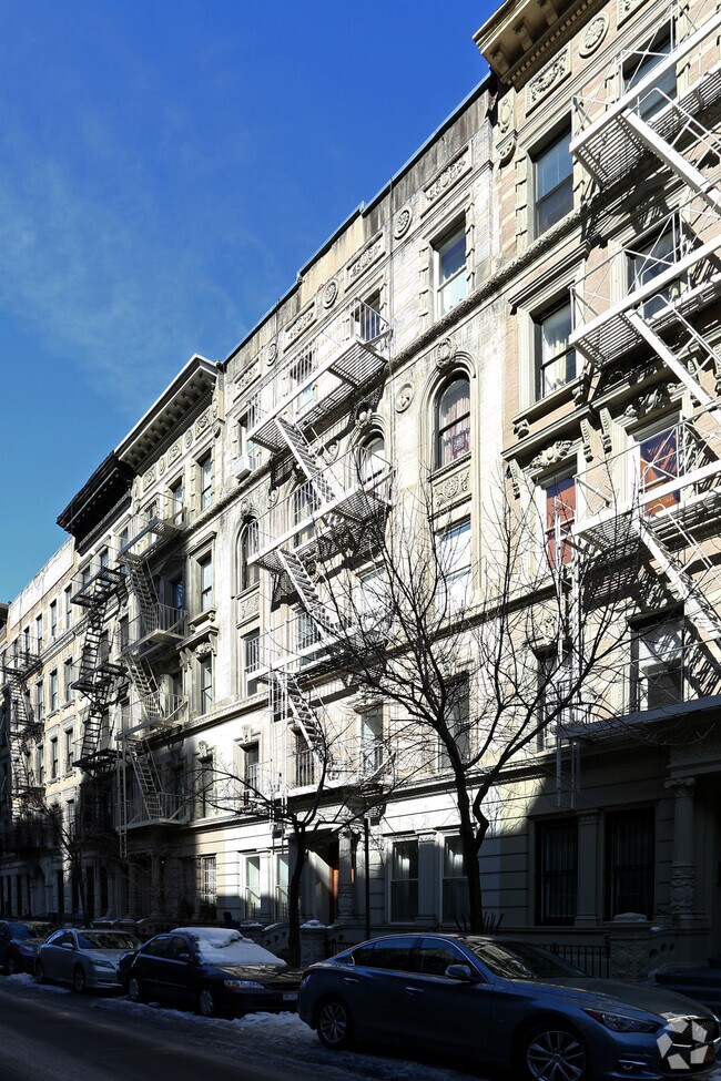 Building Photo - 153 W 80th St