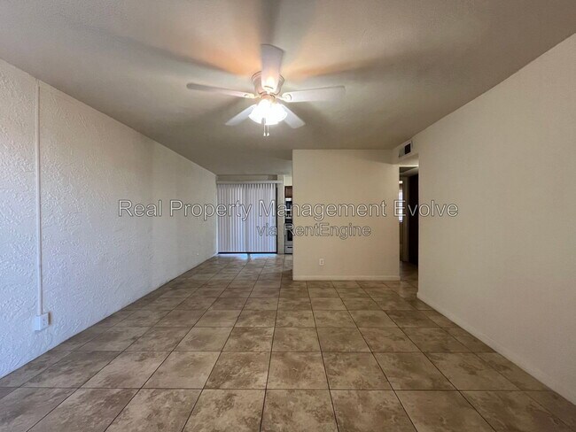 Foto del edificio - 7110 E Continental Dr