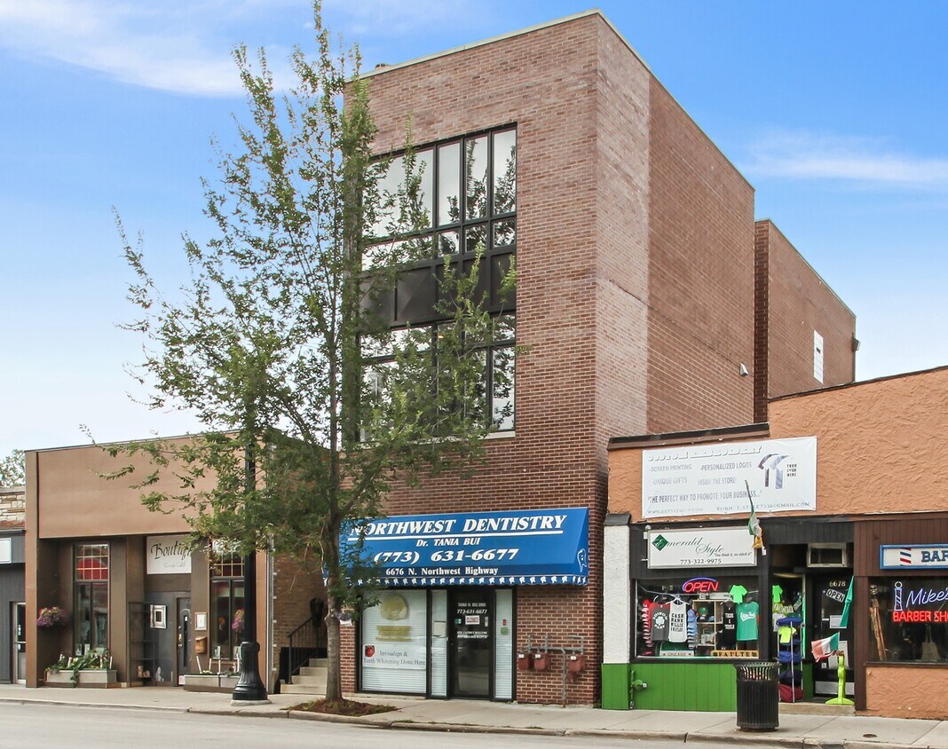 Primary Photo - 6676 N Northwest Hwy