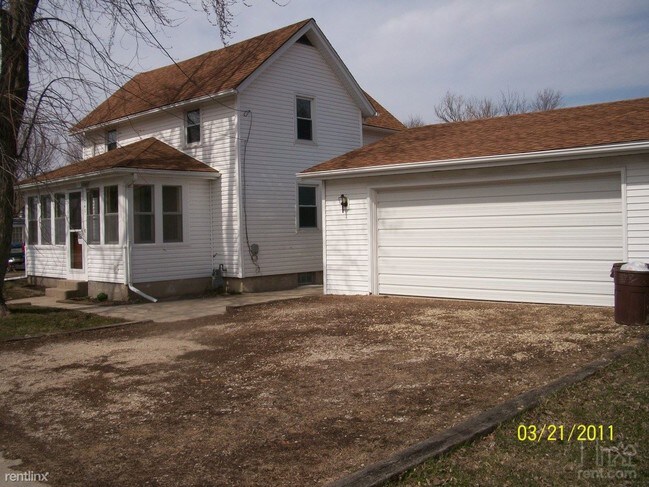Building Photo - 240 W North St