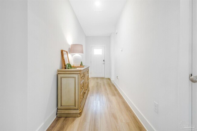 Foto del edificio - 5396 Cornwall Dr