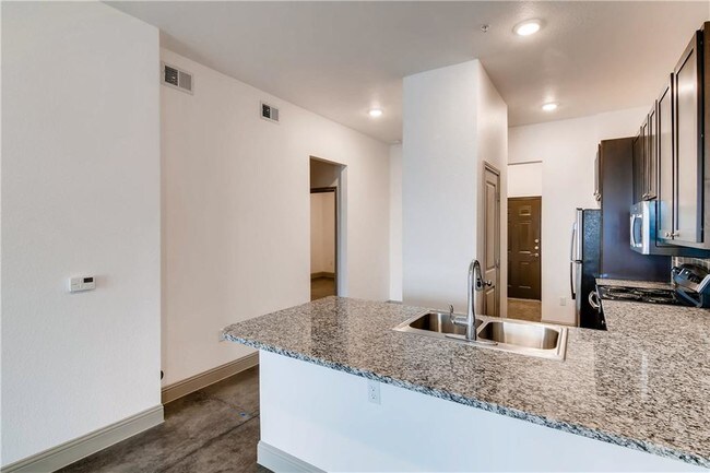 Building Photo - 16100 Lake Travis Dr