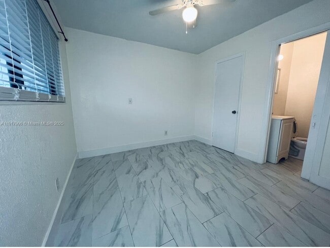 Building Photo - 5600 SW 38th St