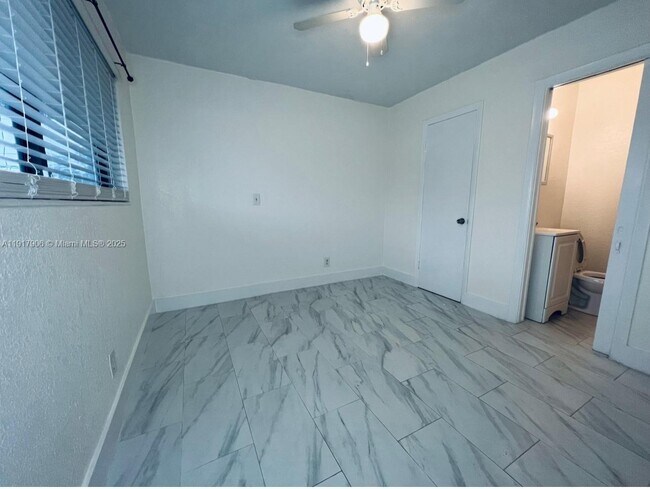 Foto del edificio - 5600 SW 38th St