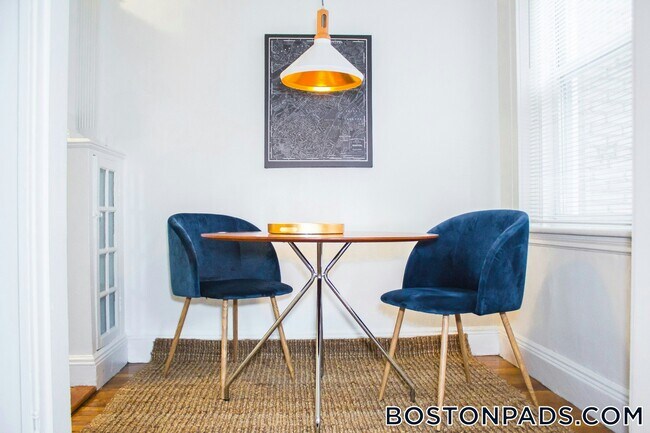 Foto del edificio - 121 Park Dr