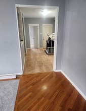 Building Photo - 412 Oneida St