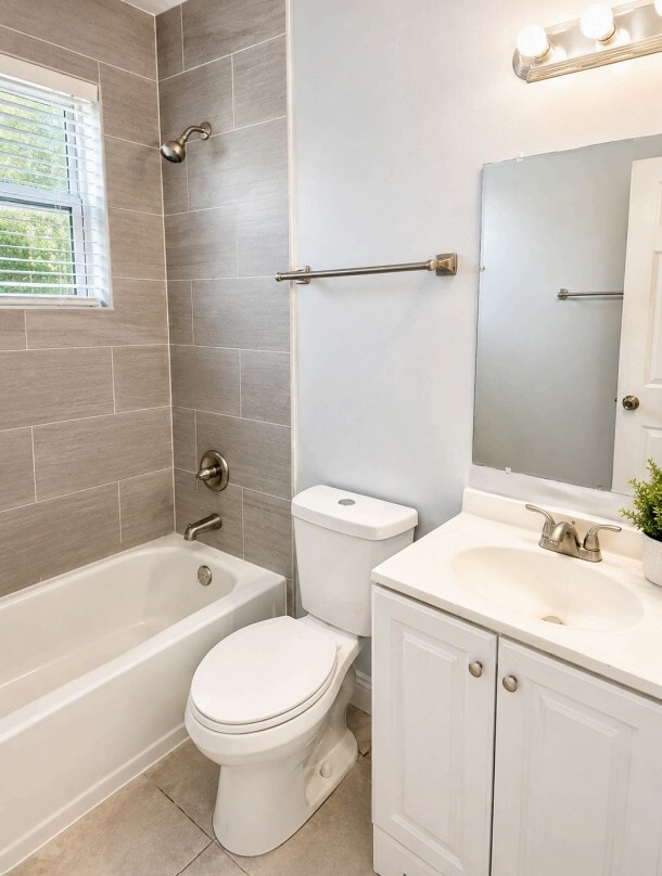 Building Photo - Palafox Gardens-RENT SPECIALS