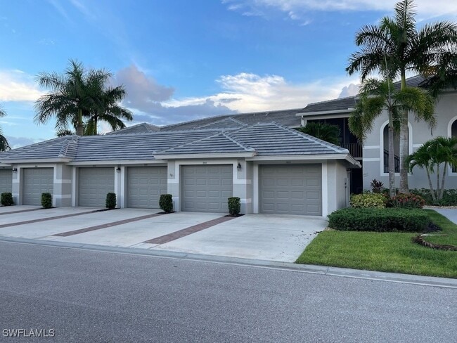 Building Photo - 10044 Siesta Bay Dr