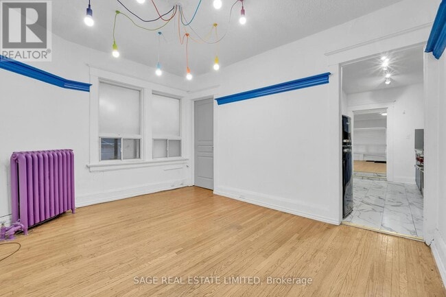 Photo du bâtiment - 1108 St Clair Ave W