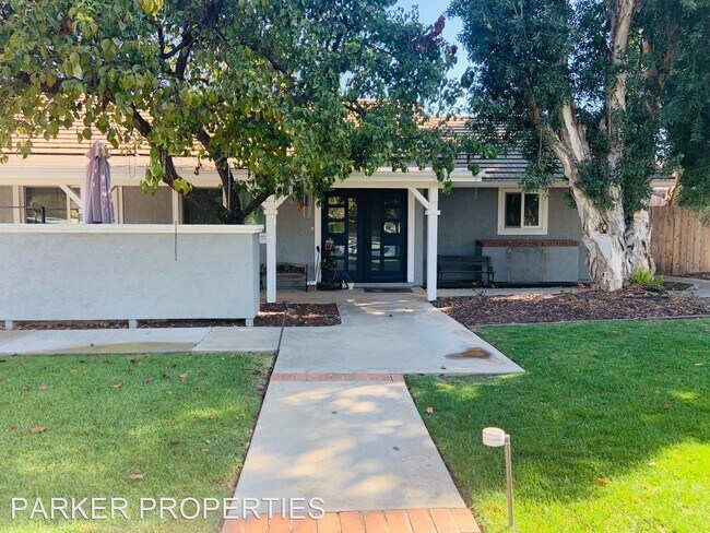 Building Photo - 3 br, 2.5 bath House - 1709 La Valhalla Pl