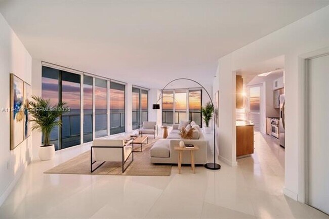 Foto del edificio - 6365 Collins Ave