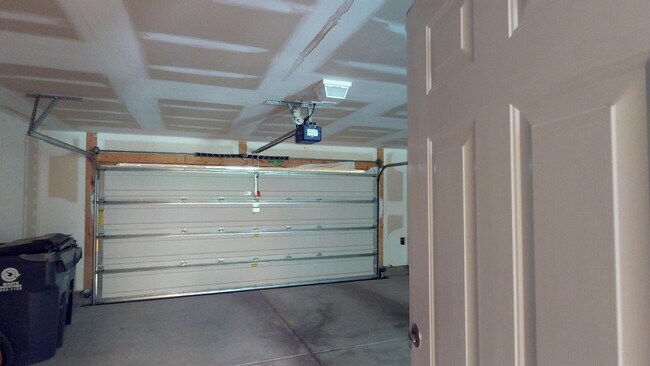 Building Photo - 604 Sawcut Ln