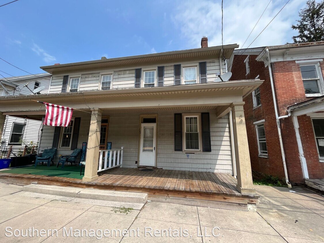 Primary Photo - 3 br, 1 bath House - 134 W. Main Street