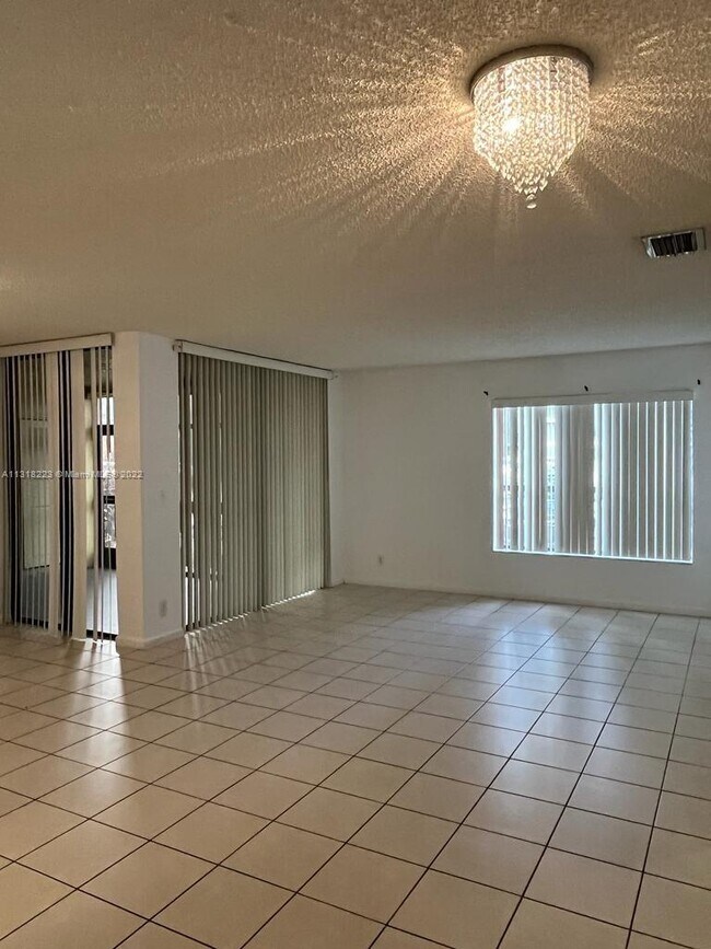 Foto del edificio - 2531 NW 49th Terrace