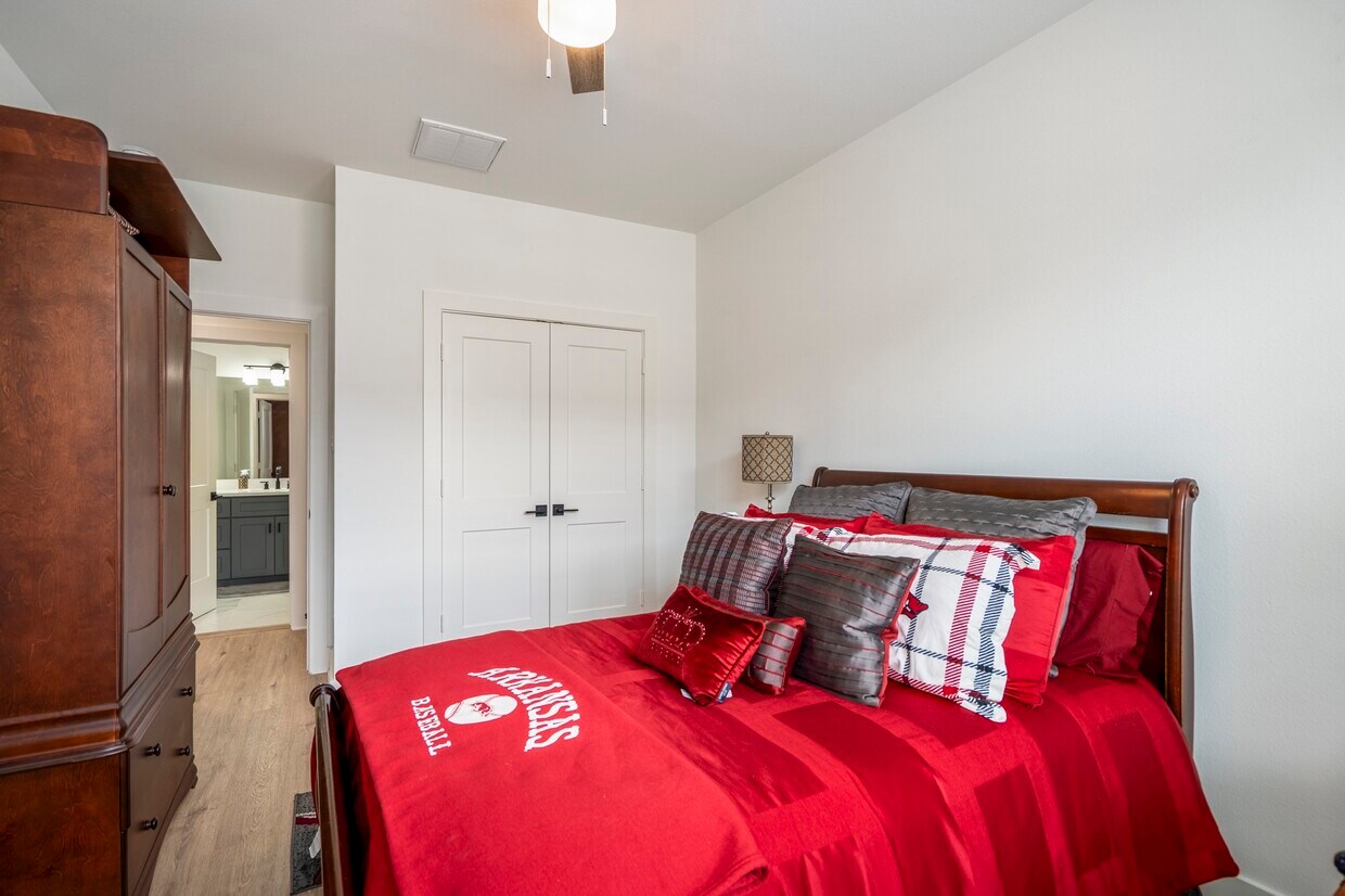 Foto del edificio - 6405 Highland Pine Ln