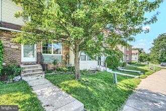 Building Photo - 9 Guinevere Ct