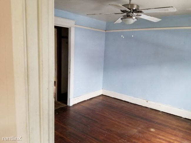 Building Photo - 2214 Niagara St