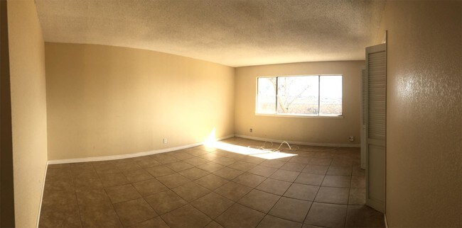 Building Photo - 504 Ridgemont Dr