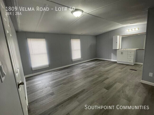 Foto del edificio - 1809 Velma Rd