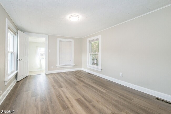 Foto del edificio - 16 Front St