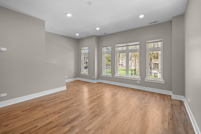 Foto del edificio - 643 E 50th St