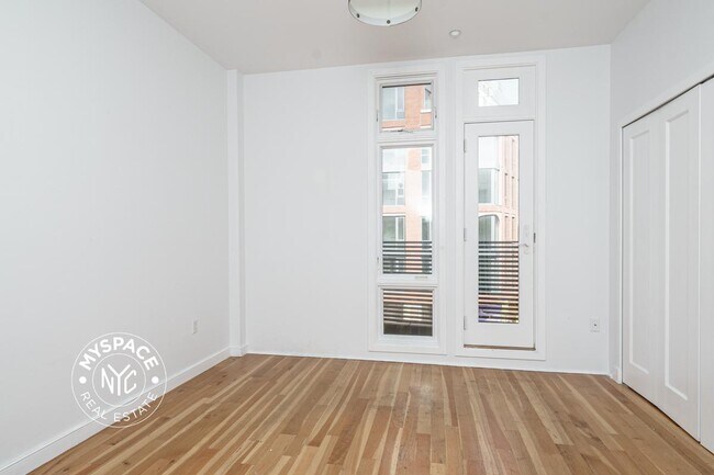 Foto del edificio - 474 Grand Ave