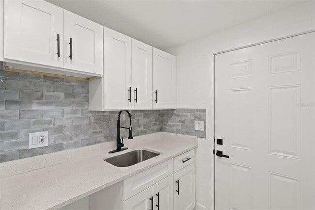 Building Photo - 2008 Oakwood Ave