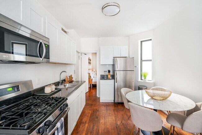Building Photo - 1288-3RN New Renovated 1 Bedroom in UES