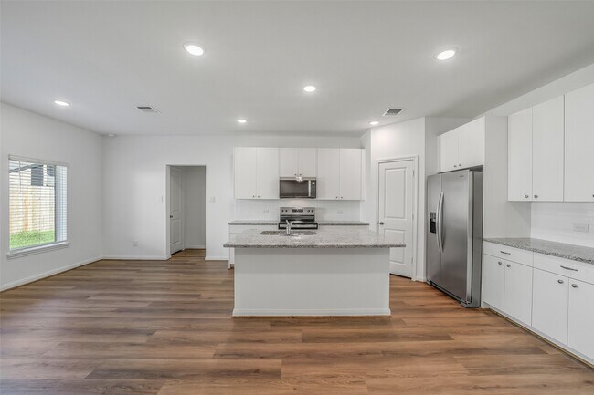 Building Photo - 11931 Pondwood Dr