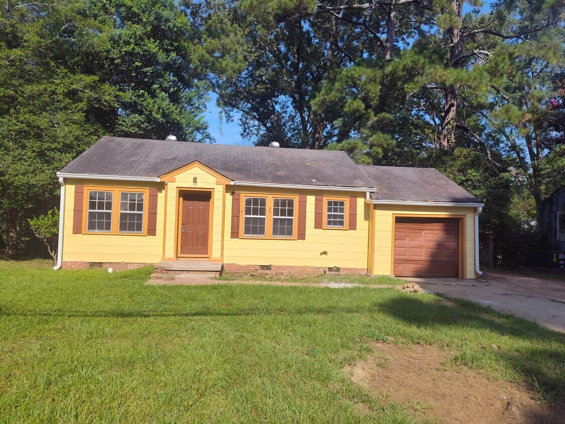 Foto principal - 4661 Churchill Dr