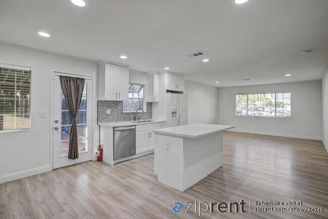 Foto del edificio - 9030 Ramona Ave