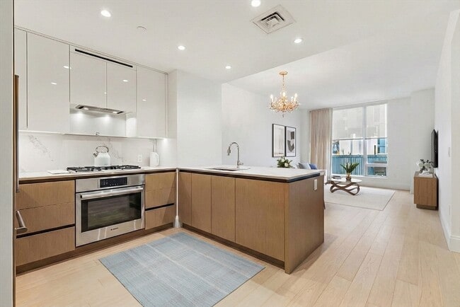 Building Photo - 700 Harrison Ave