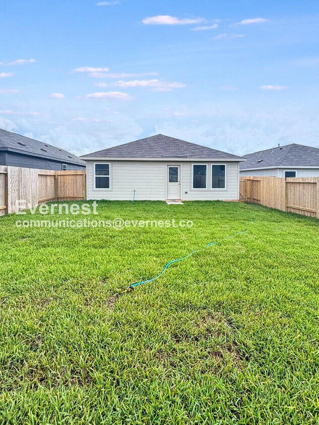 Foto del edificio - 3 Bed/2 Bath Home with Garage / Pet-Friend...